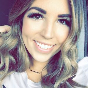 Meet your Posher, Christina